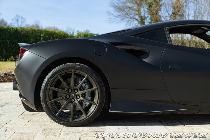 Ferrari F8 TRIBUTO 2020