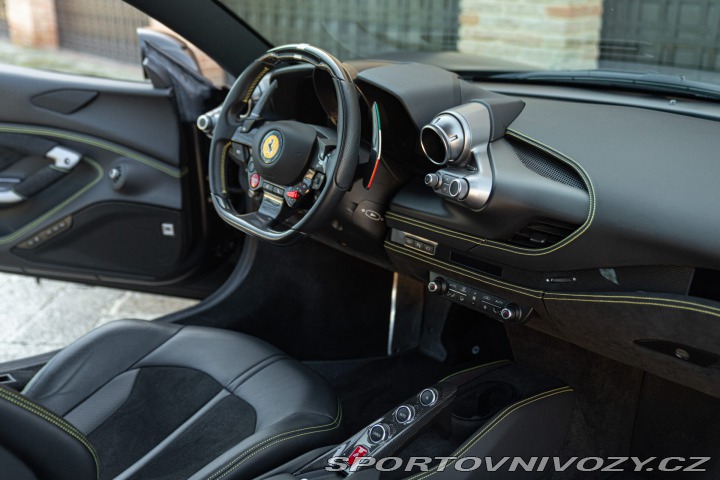 Ferrari F8 TRIBUTO 2020