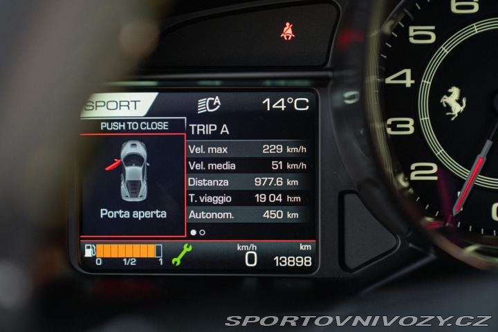 Ferrari F8 TRIBUTO 2020