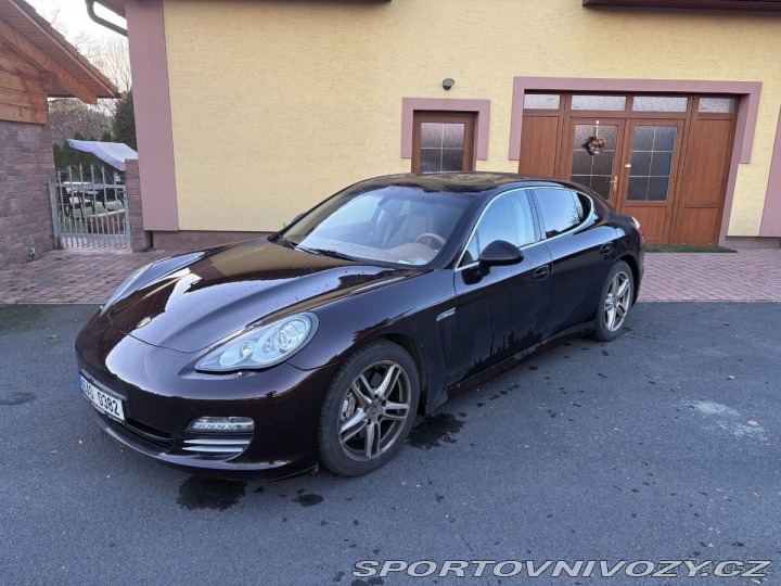 Porsche Panamera 4S 2011