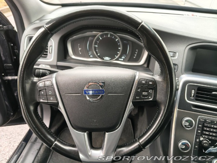 Volvo V60 2,0   AUTO 2015