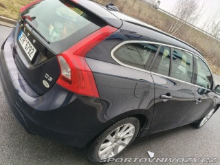 Volvo V60 2,0   AUTO 2015