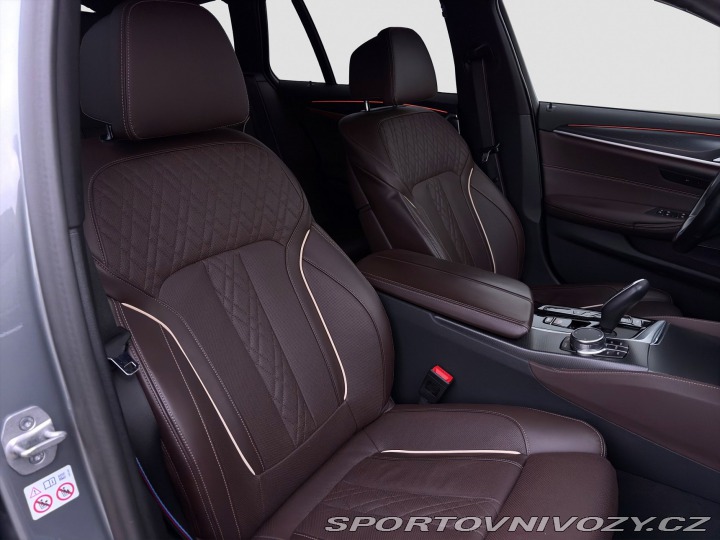 BMW 5 540i xDrive 2023