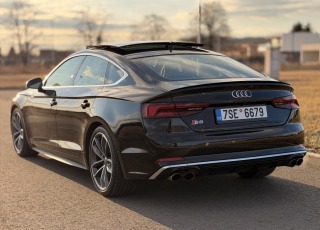 Audi S5 