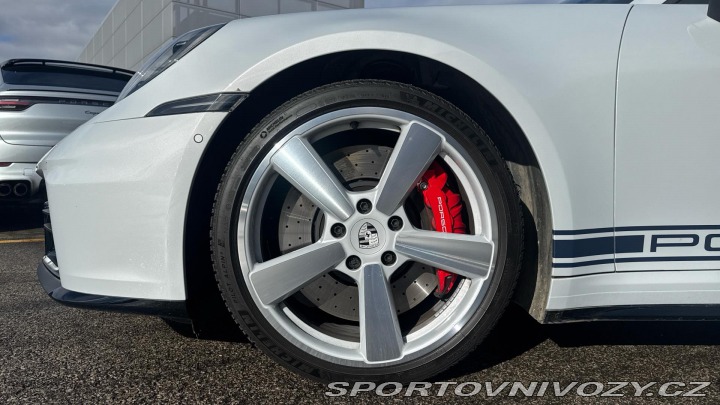 Porsche 911 Carrera S 2025