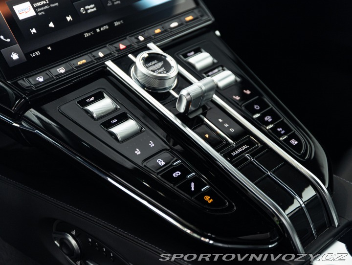 Aston Martin Vantage  2025