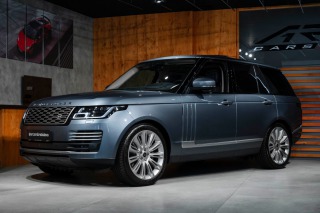   Land Rover Range Rover P400e Plug-in Hybrid SV A