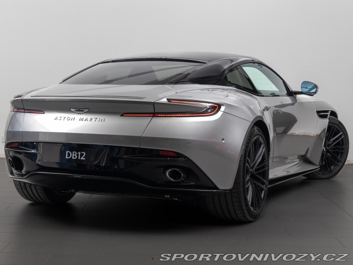 Aston Martin DB12  2025