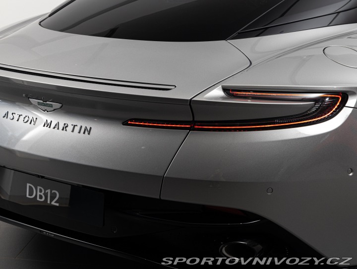 Aston Martin DB12  2025