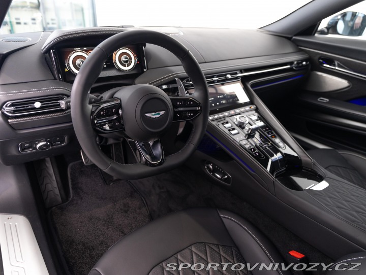 Aston Martin DB12  2025