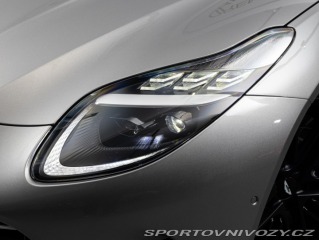 Aston Martin DB12  2025