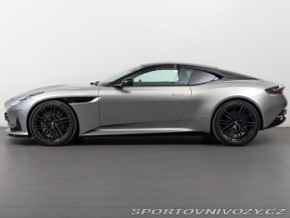 Aston Martin DB12  2025