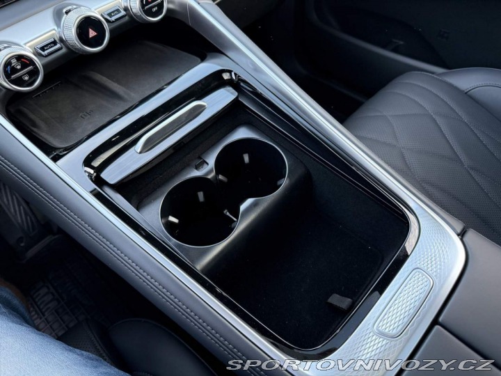 Ostatní značky Ostatní modely Omoda 9 Premium 1.5t GDI SHS AWD 2026