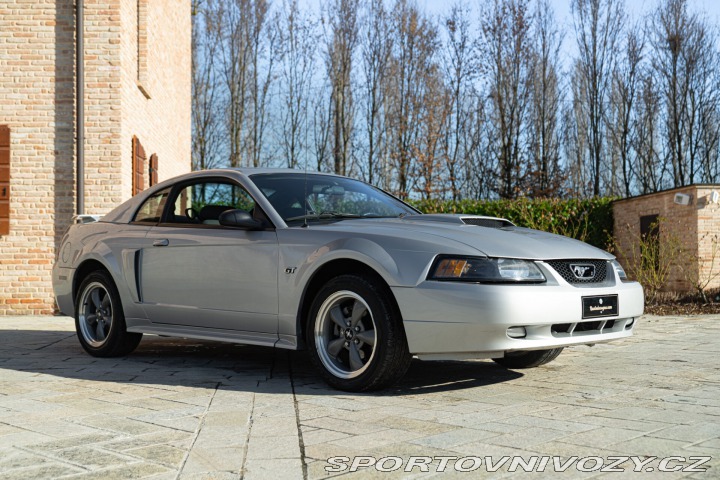 Ford Mustang GT V8 SRS 2002