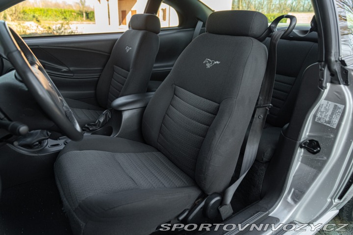 Ford Mustang GT V8 SRS 2002