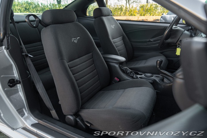 Ford Mustang GT V8 SRS 2002