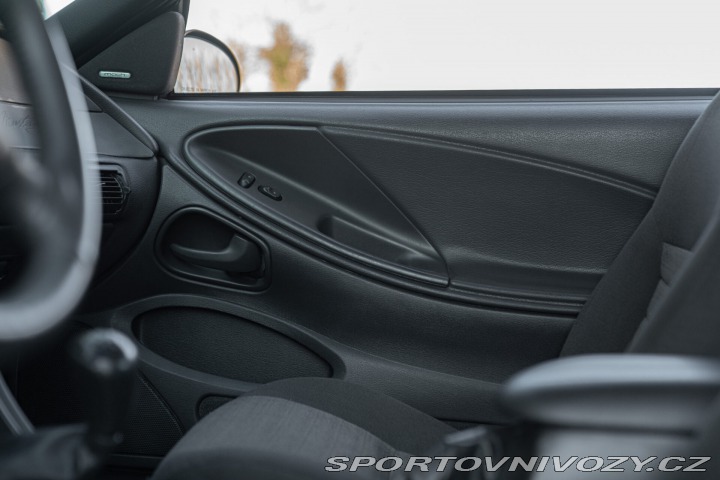 Ford Mustang GT V8 SRS 2002