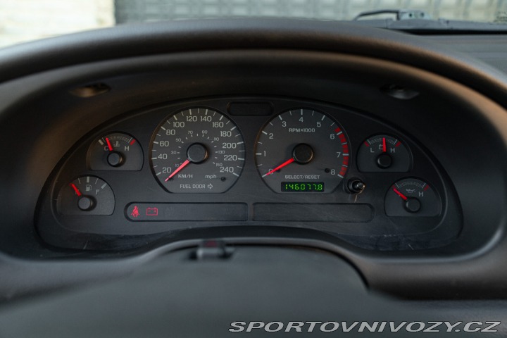 Ford Mustang GT V8 SRS 2002