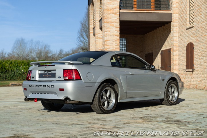 Ford Mustang GT V8 SRS 2002