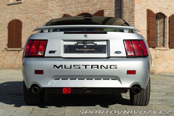 Ford Mustang GT V8 SRS 2002
