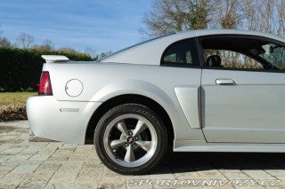 Ford Mustang GT V8 SRS 2002