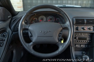 Ford Mustang GT V8 SRS 2002