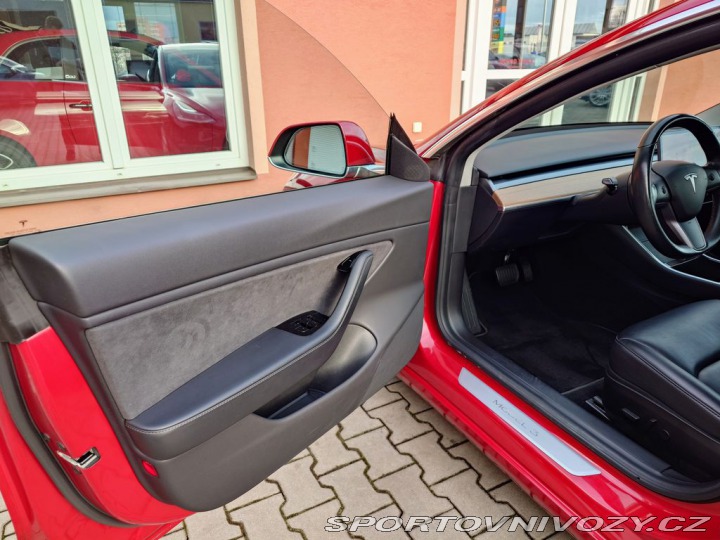 Tesla Model 3 Long Range D.M. Rezervace 2019