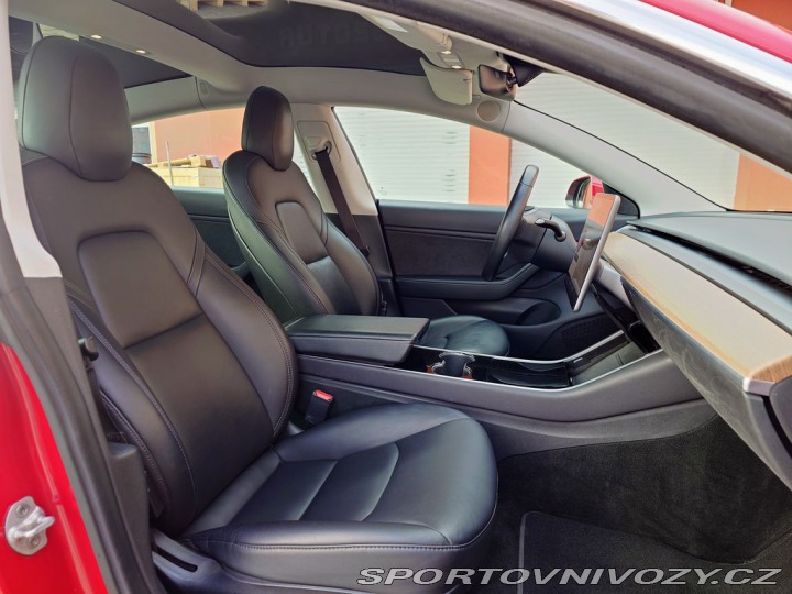 Tesla Model 3 Long Range D.M. Rezervace 2019