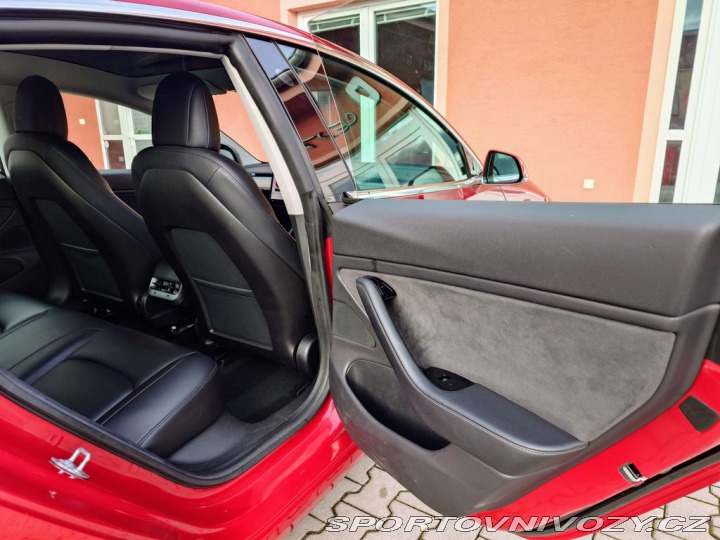 Tesla Model 3 Long Range D.M. Rezervace 2019