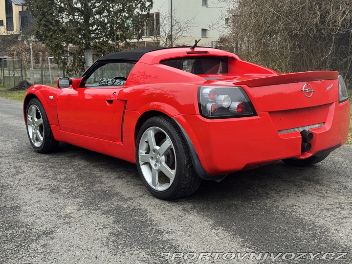 Opel Speedster 2.2 unikátní historie 2001