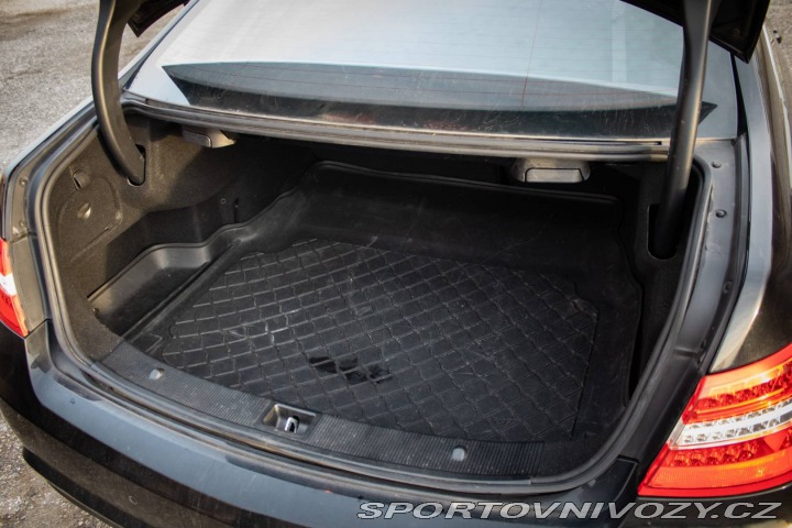 Mercedes-Benz E Kupé  220 CDI BlueEFFICIE 2012