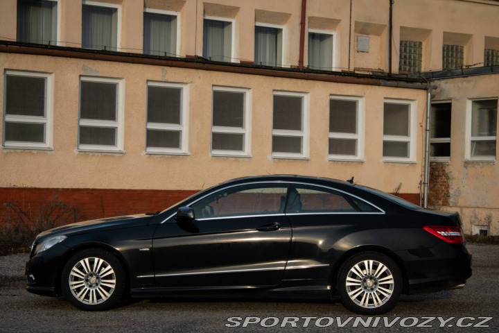 Mercedes-Benz E Kupé  220 CDI BlueEFFICIE 2012