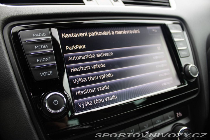 Škoda Octavia RS Combi  2.0 TDI DPF RS DSG 2013