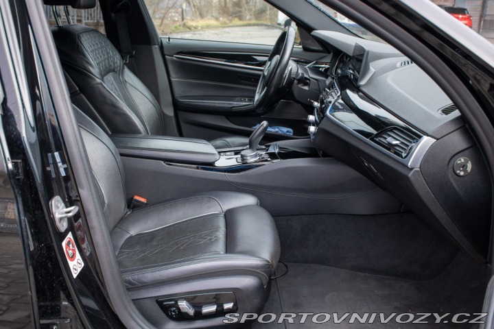 BMW 5 M550i xDrive A/T / AJ NA 2017