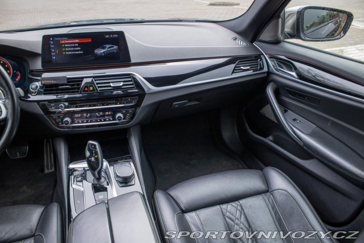 BMW 5 M550i xDrive A/T / AJ NA 2017