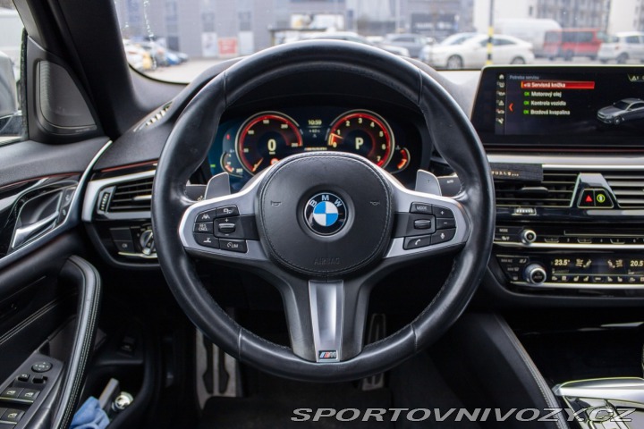 BMW 5 M550i xDrive A/T / AJ NA 2017