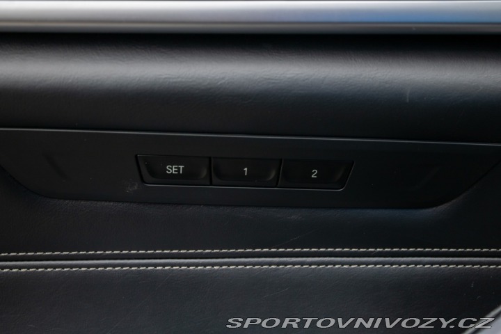 BMW 5 M550i xDrive A/T / AJ NA 2017