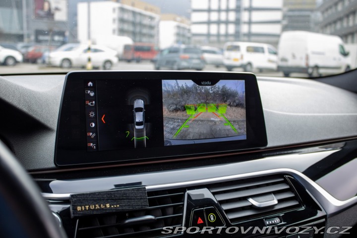 BMW 5 M550i xDrive A/T / AJ NA 2017