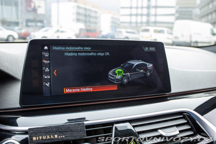 BMW 5 M550i xDrive A/T / AJ NA 2017