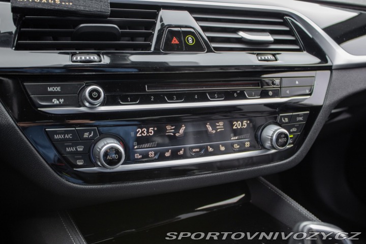 BMW 5 M550i xDrive A/T / AJ NA 2017