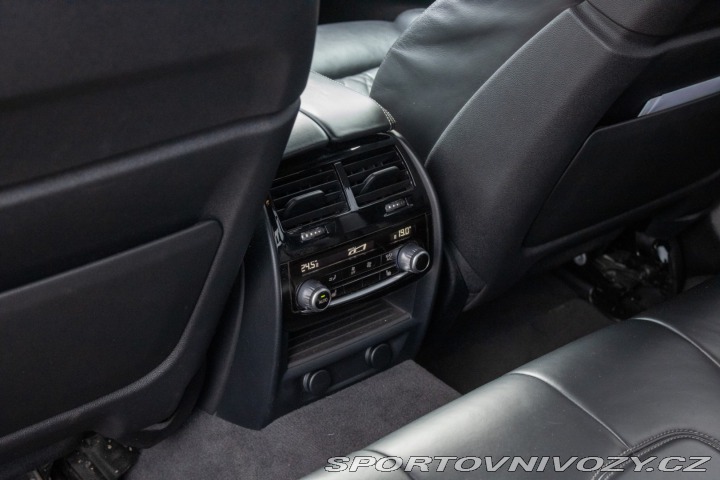 BMW 5 M550i xDrive A/T / AJ NA 2017