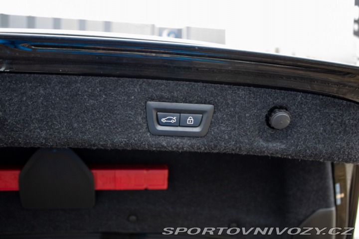 BMW 5 M550i xDrive A/T / AJ NA 2017