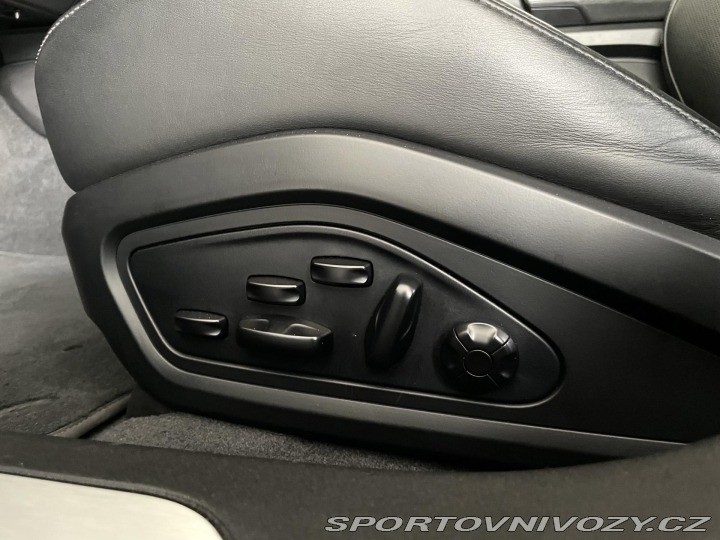Porsche Taycan 4S Perf*Chrono*Odvětr.Sed 2021