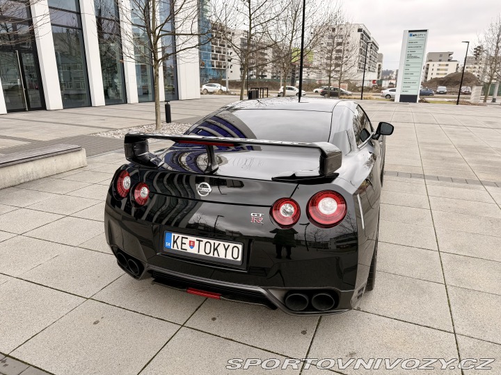 Nissan GT-R R35 2014