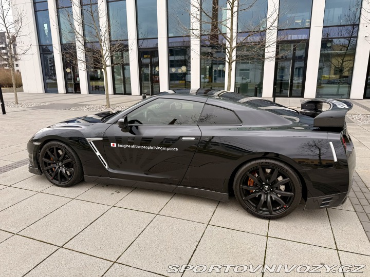 Nissan GT-R R35 2014