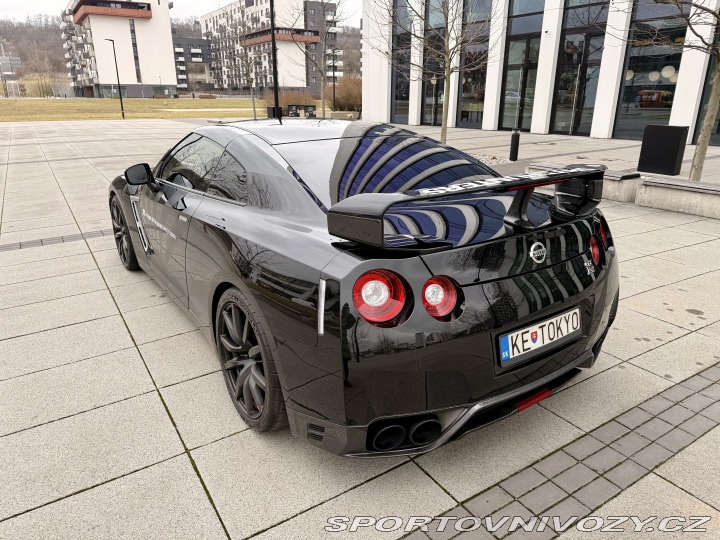 Nissan GT-R R35 2014