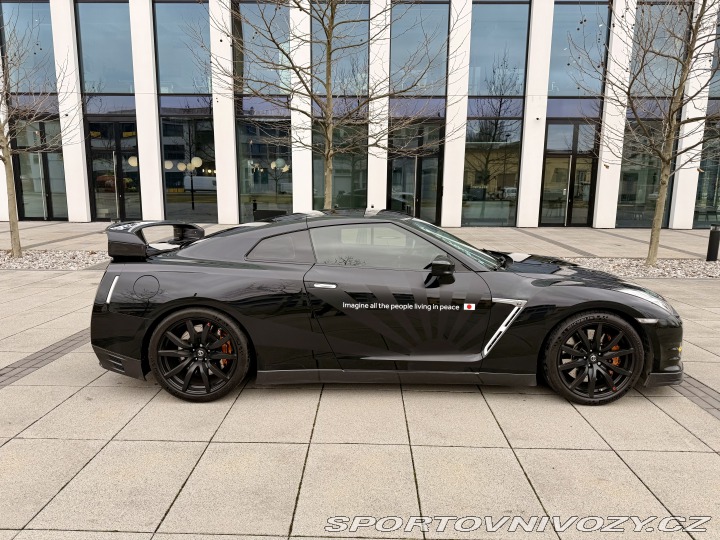 Nissan GT-R R35 2014