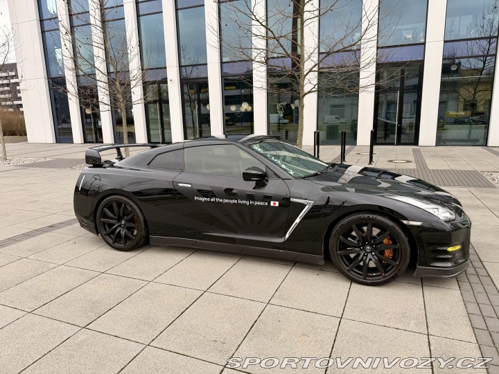 Nissan GT-R R35 2014