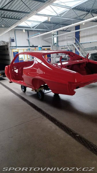 Pontiac GTO T37 (s přední maskou GTO a Ram Air kapotou) 1971