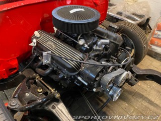 Pontiac GTO T37 (s přední maskou GTO a Ram Air kapotou) 1971